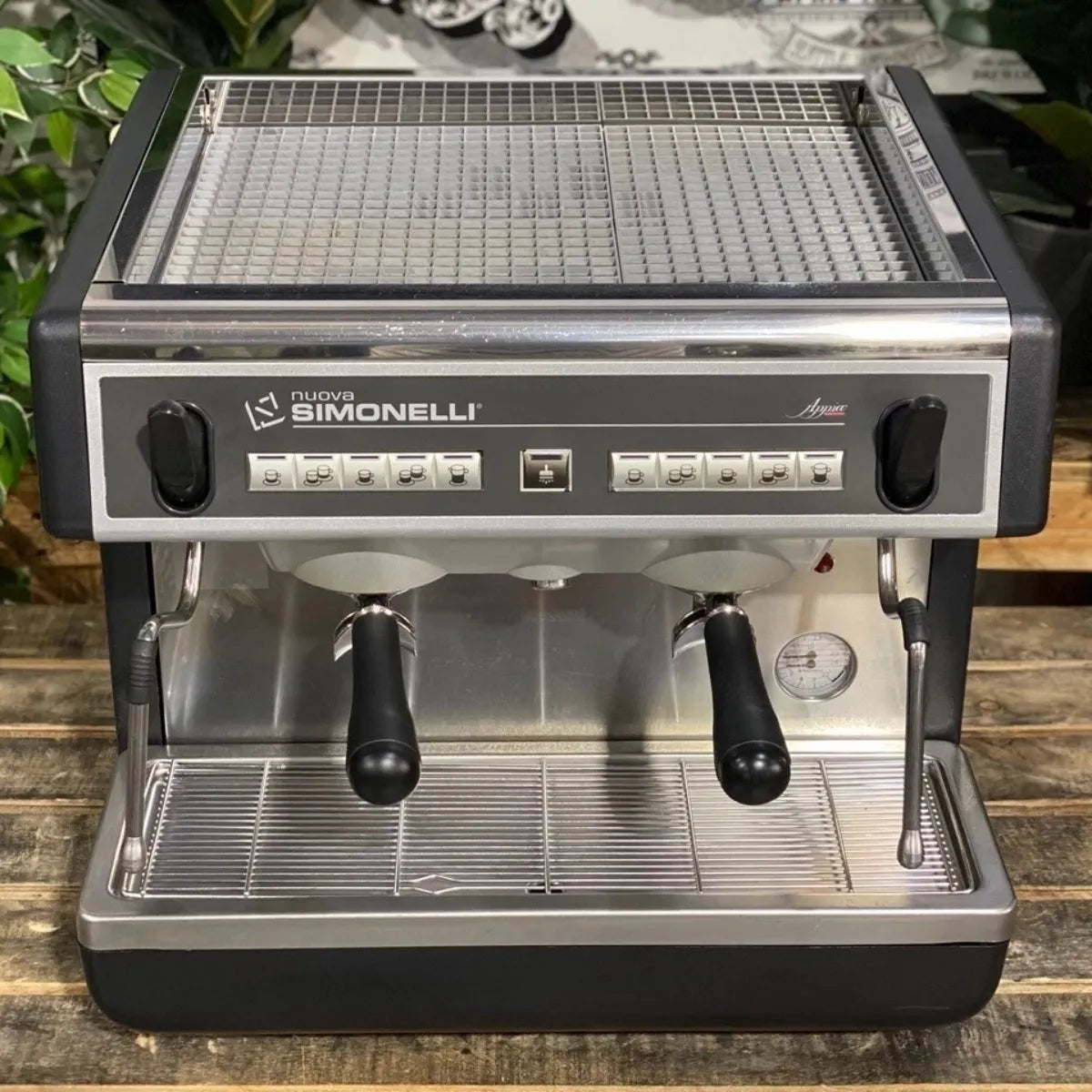 Nuova Simonelli Appia Life XT Series Espresso Machine - 11 & 15 Litre Boiler - Espresso Machine - Prime Coffee Suppliers