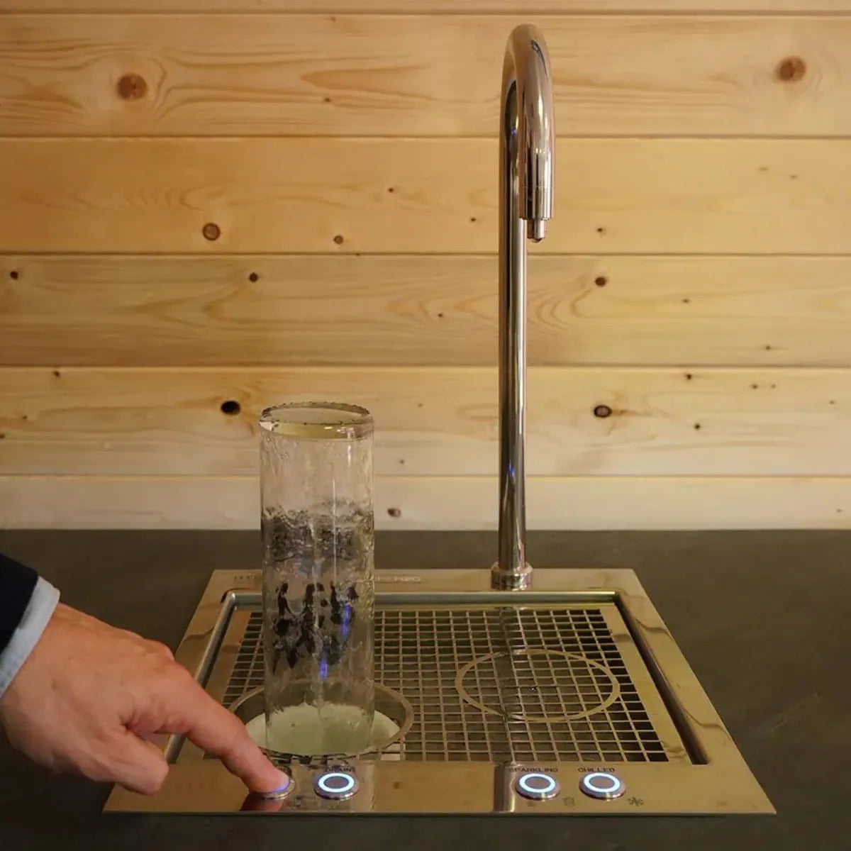 Quatreau HydreauBar Professional Smart Water Bottling Station