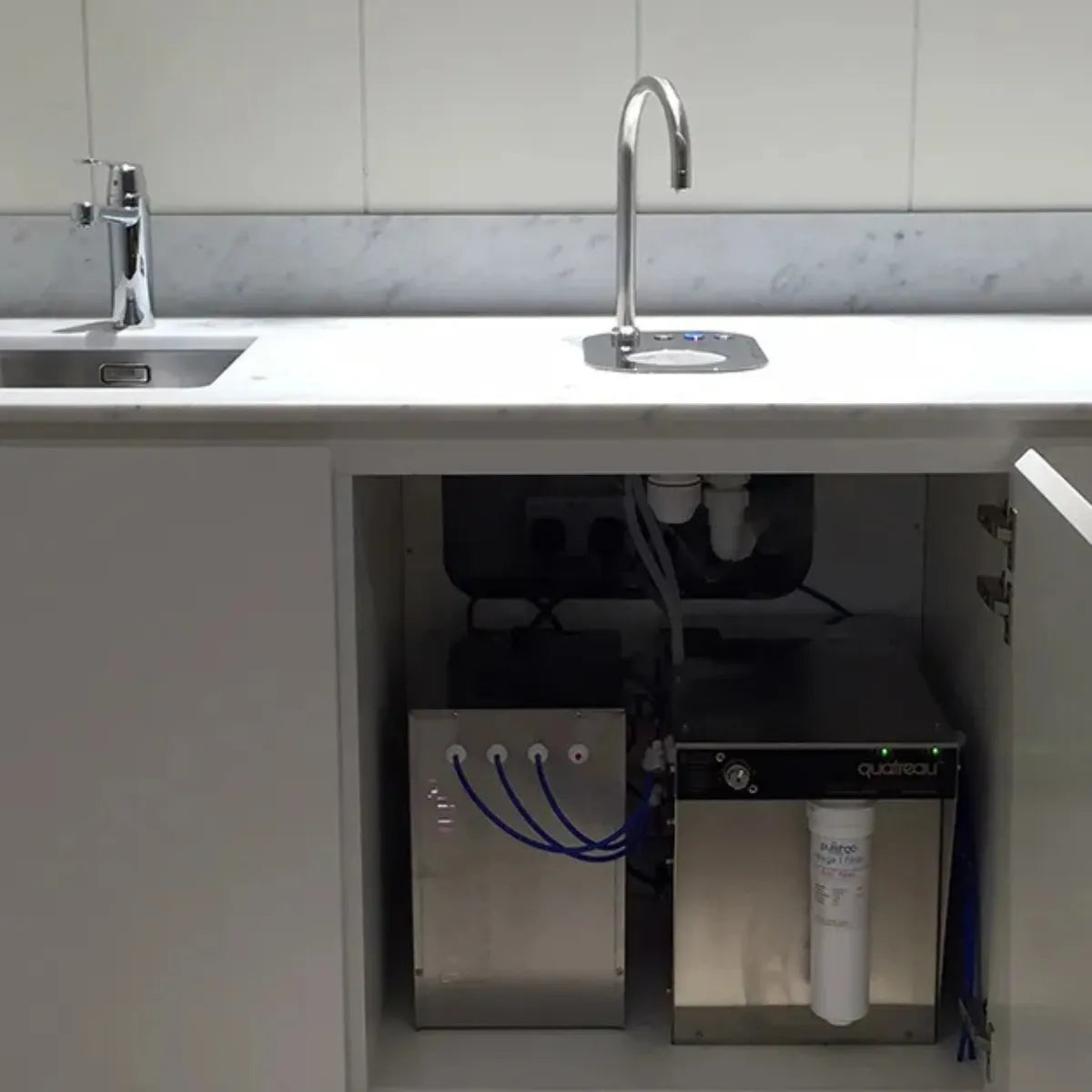 Quatreau SmartTap™ Rugged High-Volume Hydration Hub