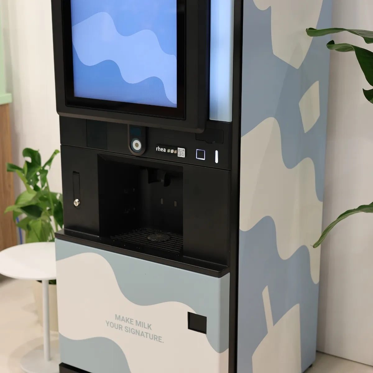 Rhea rhFS2.touch32 Coffee Machine - Bean to Cup + 500 Cups per Day - Vending Coffee Machine - Prime Coffee Suppliers