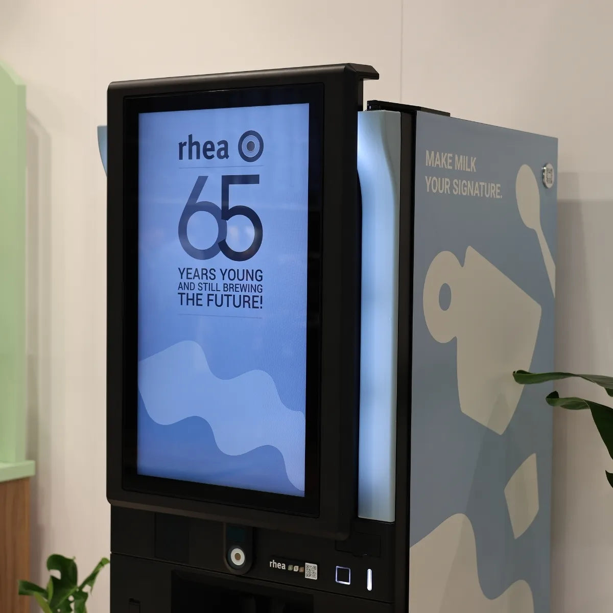 Rhea rhFS2.touch32 Coffee Machine - Bean to Cup + 500 Cups per Day - Vending Coffee Machine - Prime Coffee Suppliers