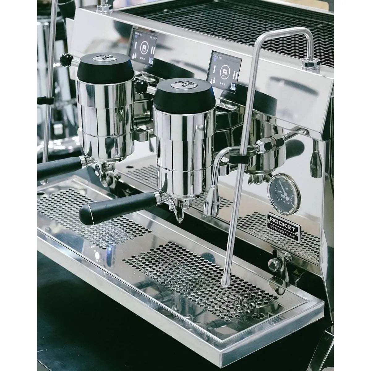 Rocket R9V 2 Group Coffee Machine + Bentwood H75 Coffee Grinder - Commercial Bundle Kit