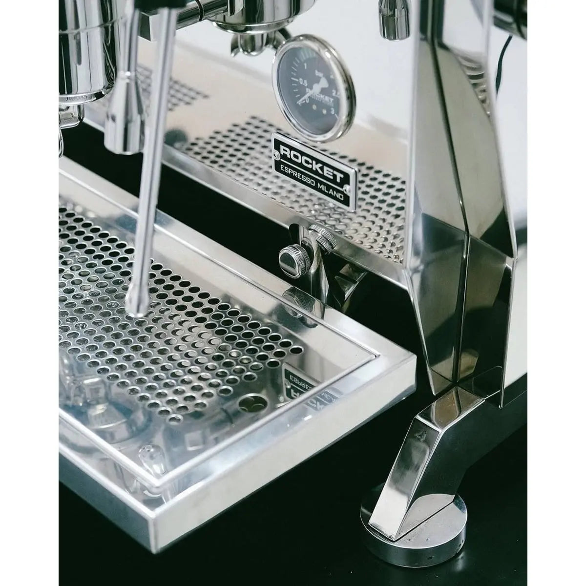 Rocket R9V 2 Group Coffee Machine + Bentwood H75 Coffee Grinder - Commercial Bundle Kit