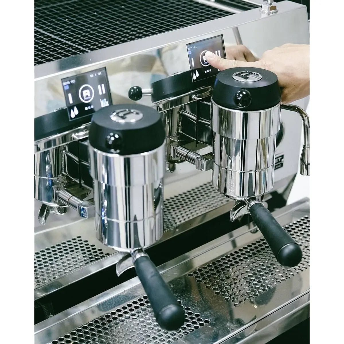 Rocket R9V 2 Group Coffee Machine + Bentwood H75 Coffee Grinder - Commercial Bundle Kit