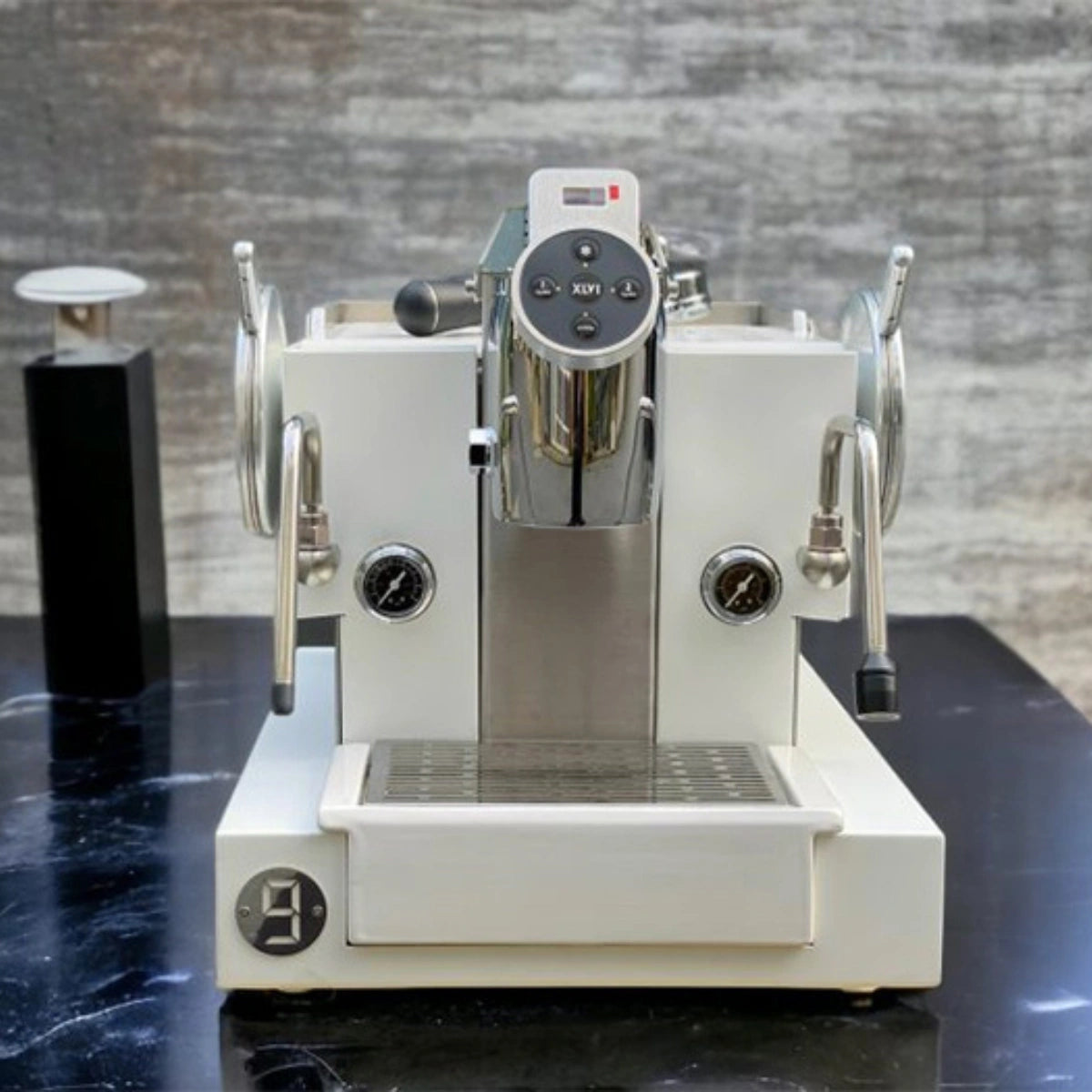 XLVI STH 9: 1-Group Double-Boiler Espresso Machine with P.I.D. and Saturated Group Head