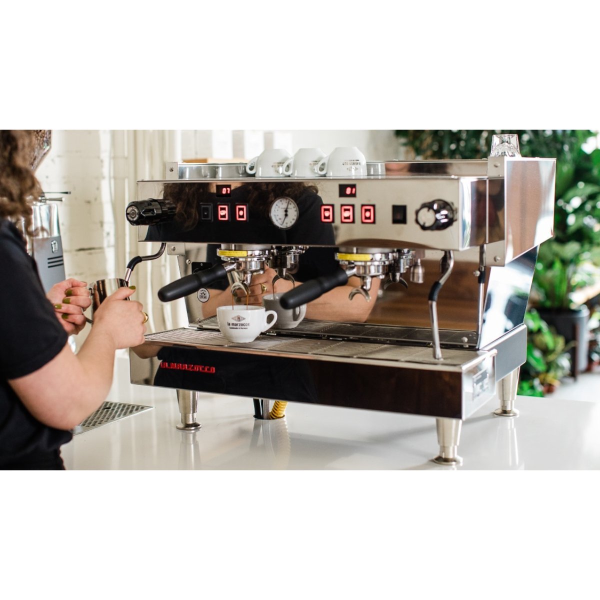 La Marzocco Linea Classic S 2 Group Espresso Machine + Mahlkonig E65s GBW Espresso Grinder+ Free Installation - Prime Coffee